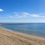 Cubo's Mayoral Front Line Apartment Marbella