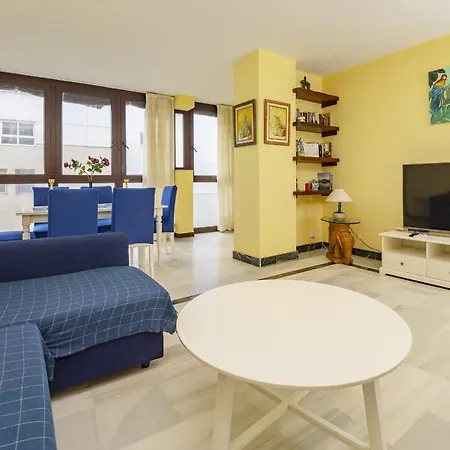 Cubo's Mayoral Front Line Apartment *