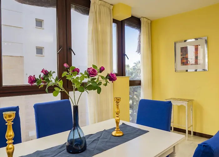 Cubo's Mayoral Front Line Apartamento