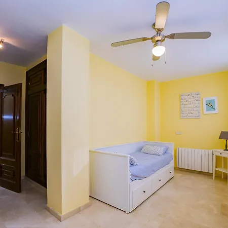 Cubo's Mayoral Front Line Appartement