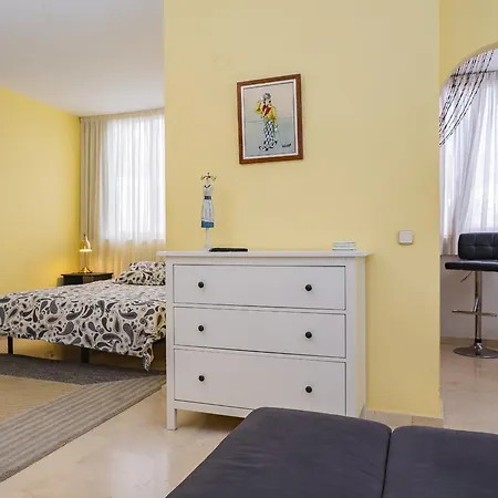 Cubo's Mayoral Front Line Appartement Marbella