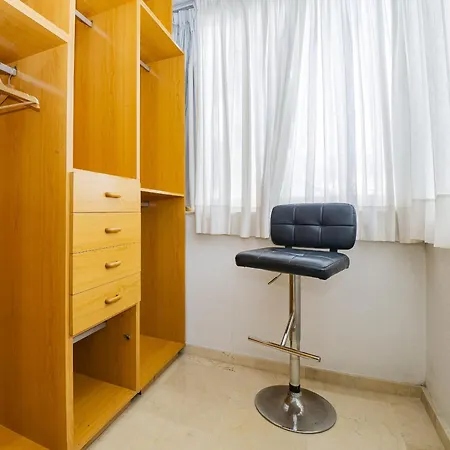 Cubo's Mayoral Front Line Appartement *