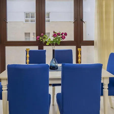 Cubo's Mayoral Front Line Marbella