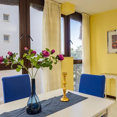 Cubo's Mayoral Front Line Appartement