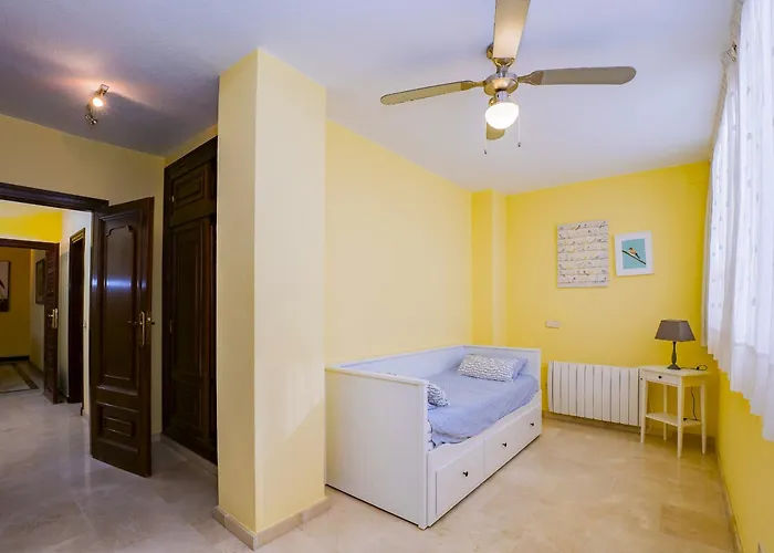 Cubo's Mayoral Front Line Apartament