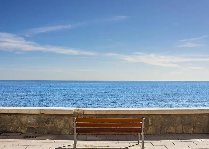 Cubo's Mayoral Front Line Apartament Marbella